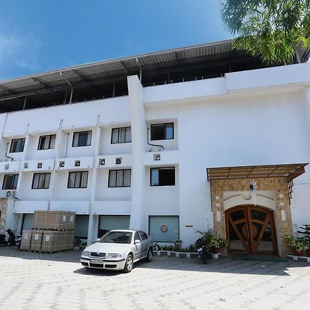 Super Townhouse Dona Castle 호텔 콜람 외부 사진