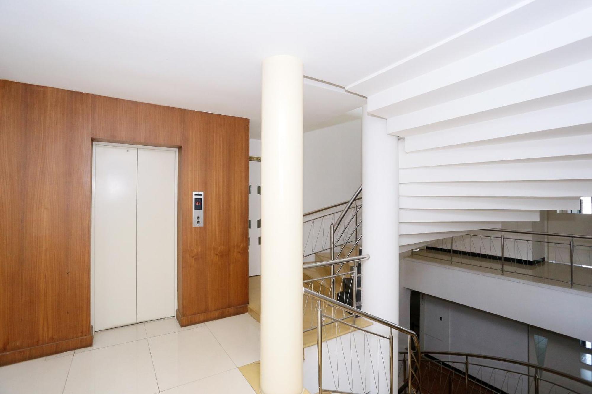 Super Townhouse Dona Castle 호텔 콜람 외부 사진