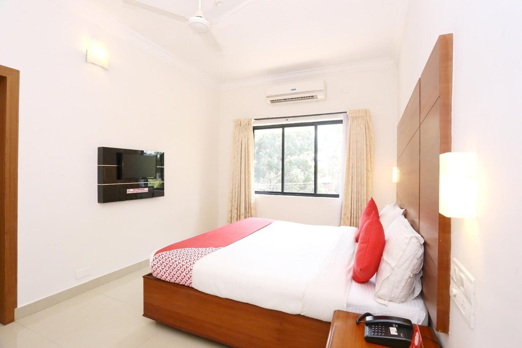 Super Townhouse Dona Castle 호텔 콜람 외부 사진