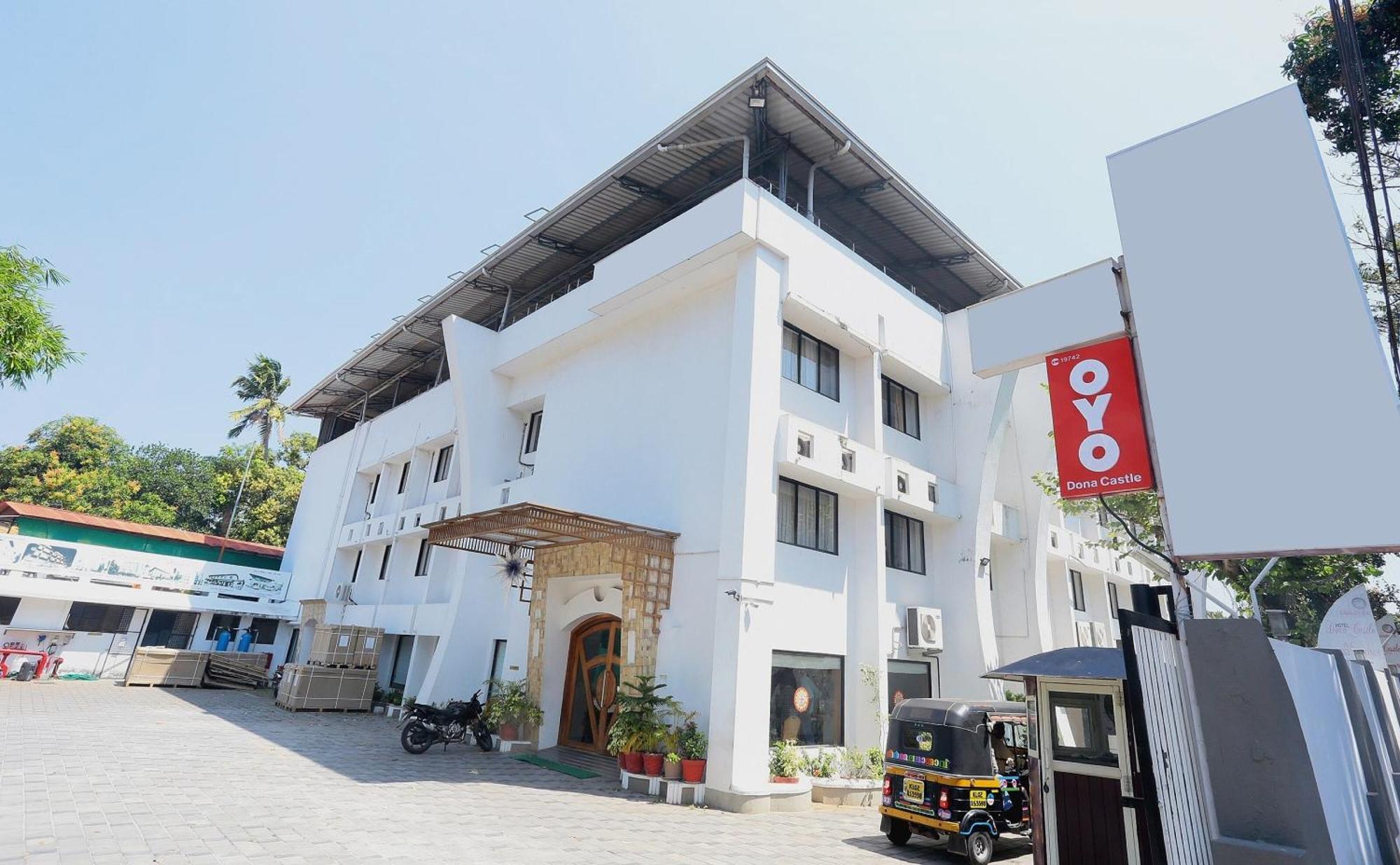 Super Townhouse Dona Castle 호텔 콜람 외부 사진